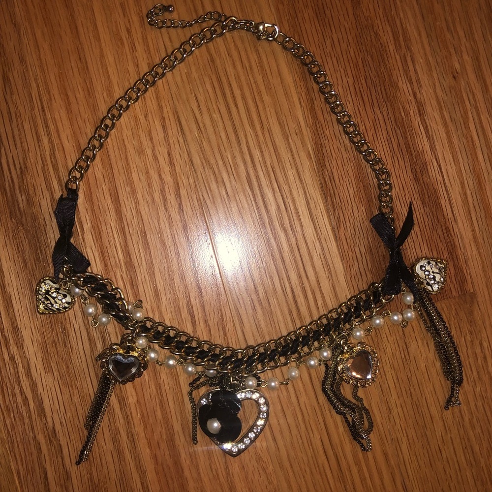 BETSY JOHNSON zebra 🦓 heart necklace beautiful